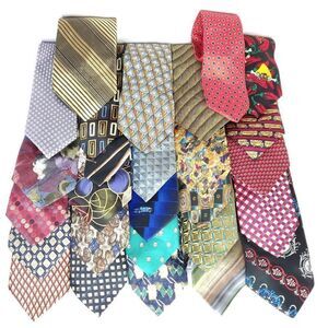 Lot of 27 Random Neckties Kors, Hilfiger, Blass, Van Heusen, Nipon, Lands End